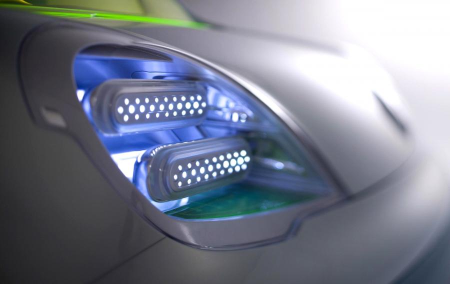 Renault Z.E. Concept 2008 года  (фото 12 из 90)